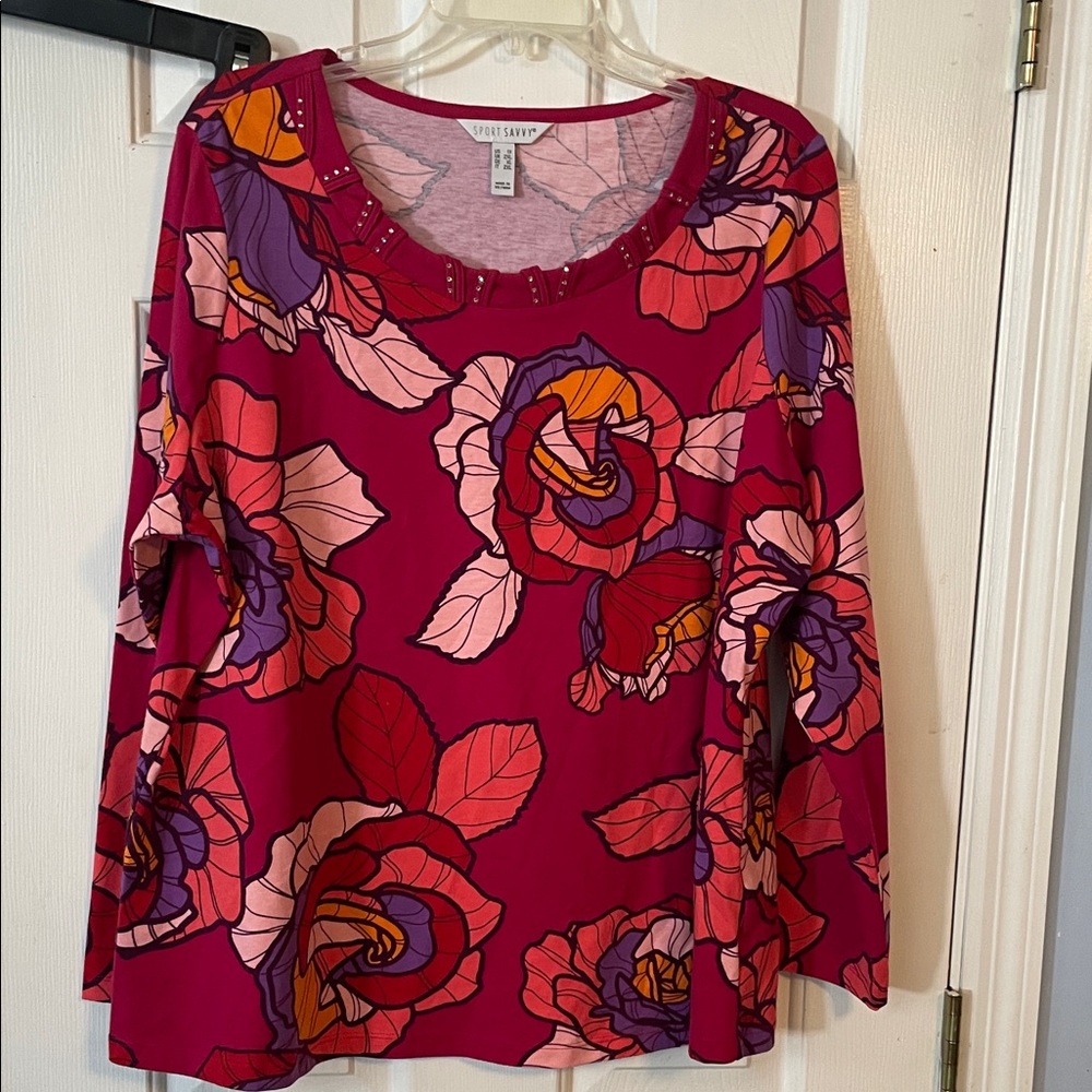 SPORT SAVVY Women's Magenta Floral Long-Sleeve Tee with Scoop Neck